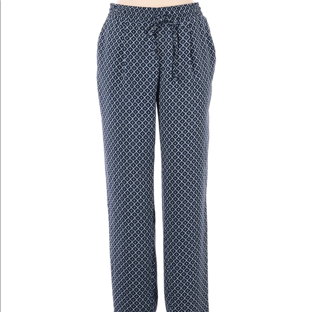 Coastal grandma style drawstring pants in navy